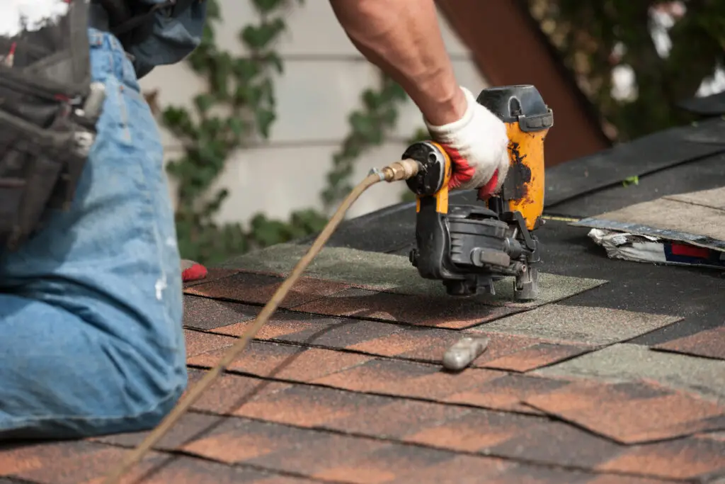 Roofing installation with nailgun